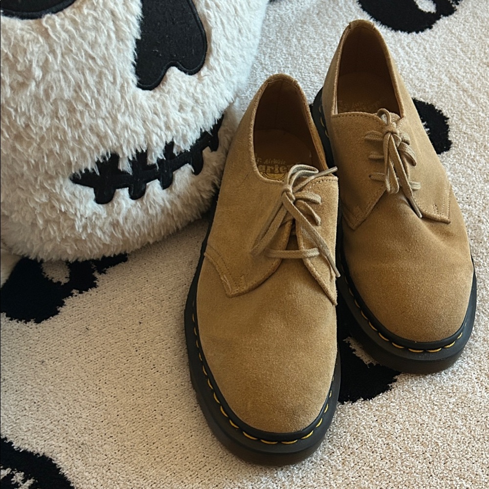 English Doc Martens, genuine suede